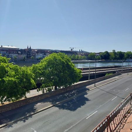 Stilvolle Wohnung Direkt In Der City Wurzburgo Exterior foto